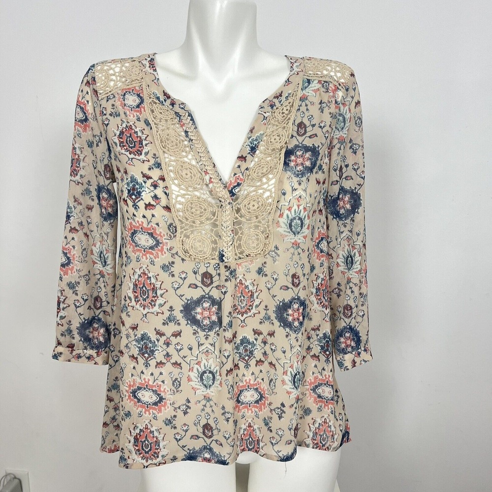 Anthropologie Maeve Viola Tan Floral Split Neck Crochet Detail Top Size 0
